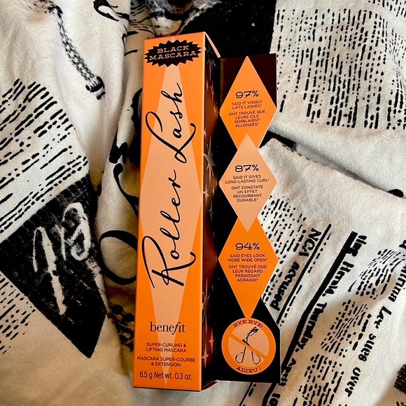 NEVER BEEN OPENED OR USED ROLLER LASH MASCARA - Picture 1 of 1